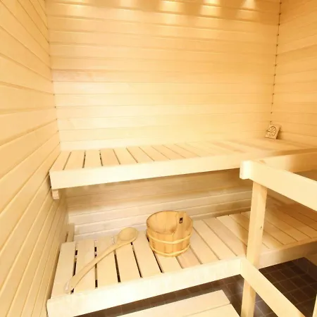 Spacious For 5 With Sauna Vantaa