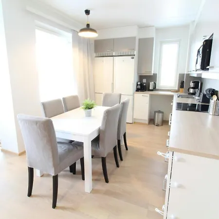 Spacious For 5 With Sauna Vantaa